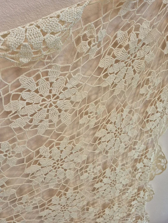 Crochet Table Cloth Floral Pattern - Picture 5 of 8